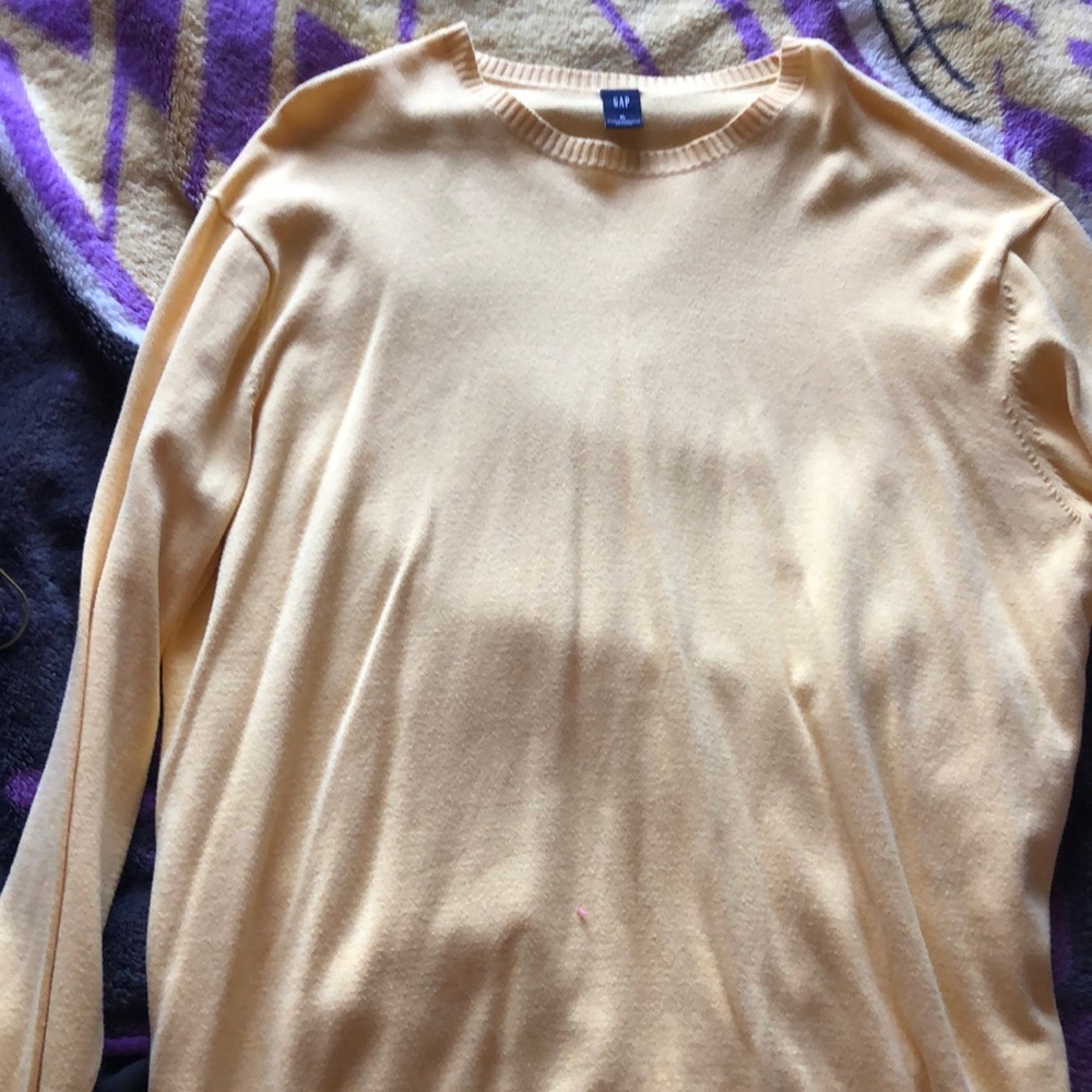 Gap sweater